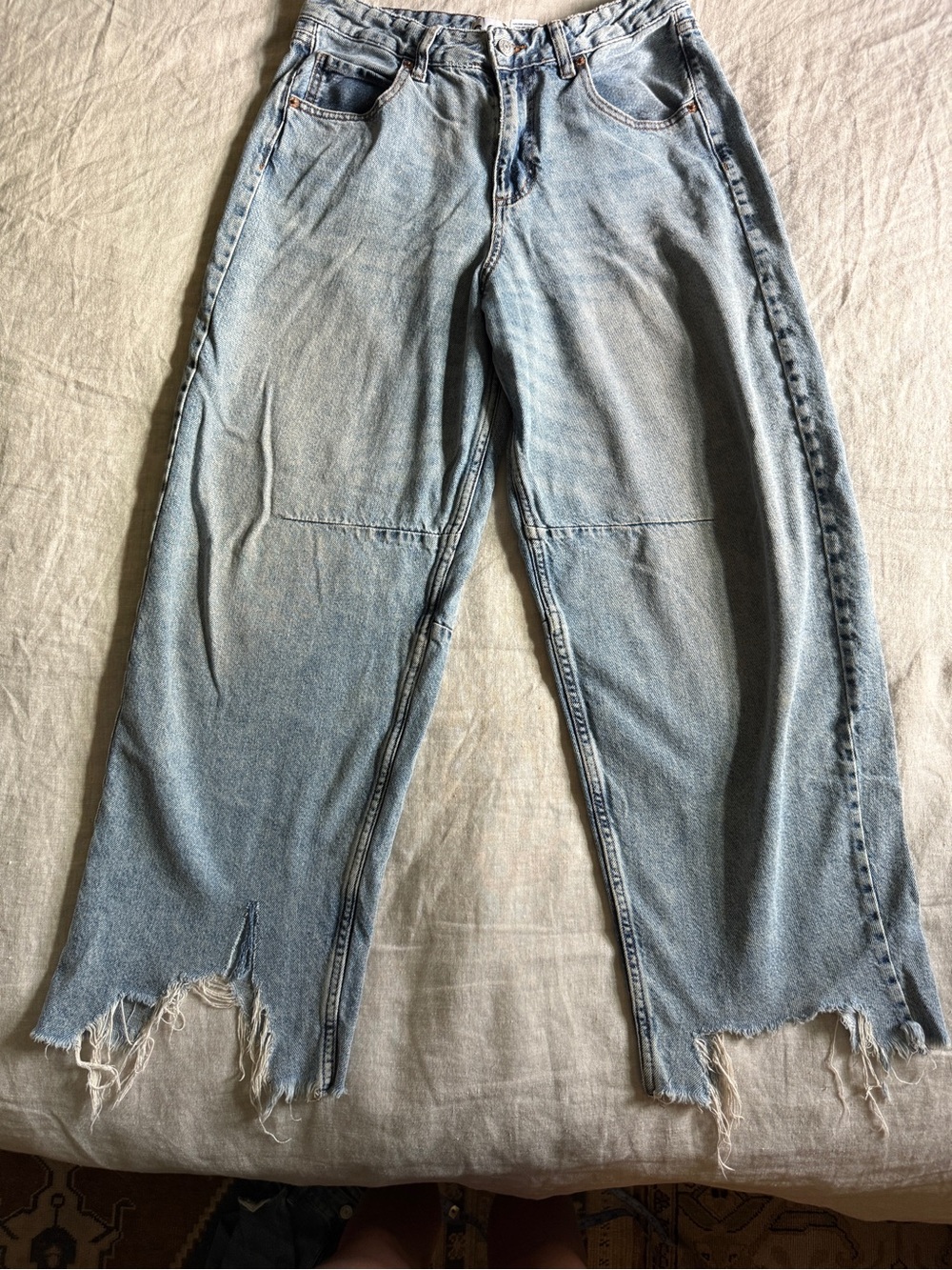 Light Wash Barrel Leg Women's Jeans - Size 28